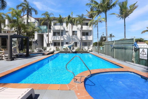 Resort Style Holiday - QLD Tourism 0