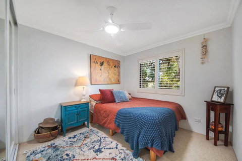 Rest A While - Queensland Tourism 0