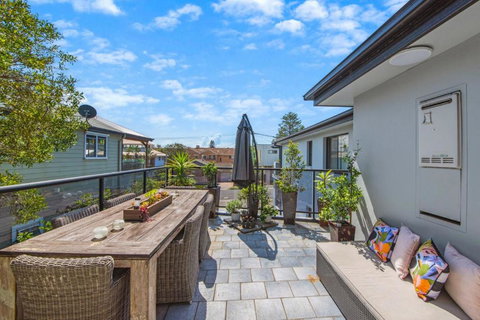 Rest A While - Queensland Tourism 1