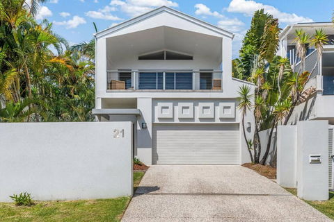 Retreat In The Heart Of Alex - 3BR Sleeps 11, Pool - Queensland Tourism 0