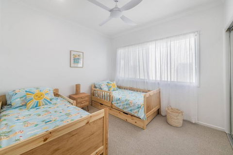 Retreat In The Heart Of Alex - 3BR Sleeps 11, Pool - Queensland Tourism 3