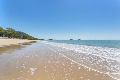 Ribbons Beachfront Apartments Clifton Beach - QLD Tourism 2