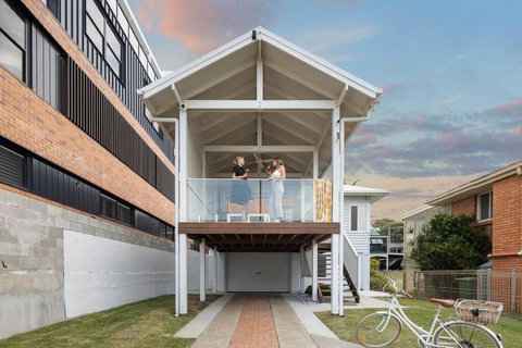 Rigi On Currumbin Beach - QLD Tourism 3