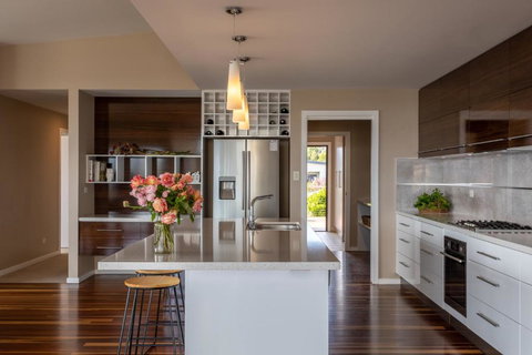 River Haven Serene Spacious With River Views - QLD Tourism 3