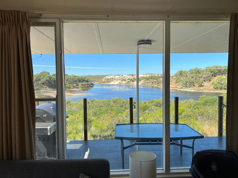 River Panorama Beach House - QLD Tourism 0