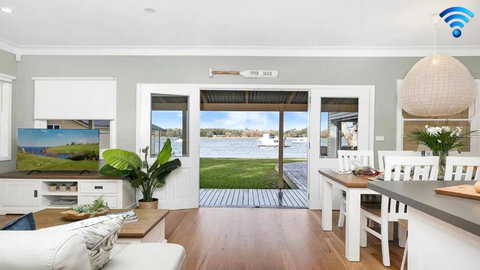 River Shack - QLD Tourism 0