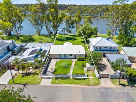 River Views - Queensland Tourism 2