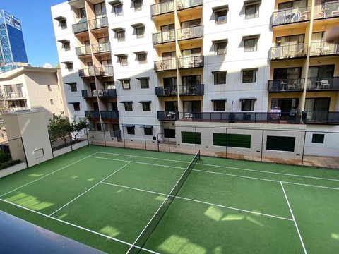 RIVERSIDE CITY VIEW PARKING NETFLIX WIFI WINE FREE - QLD Tourism 3