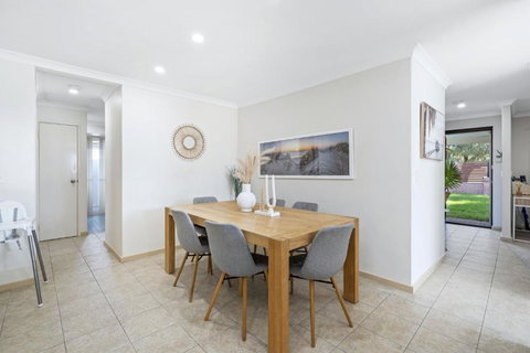 Rivervale Family Retreat - Queensland Tourism 3