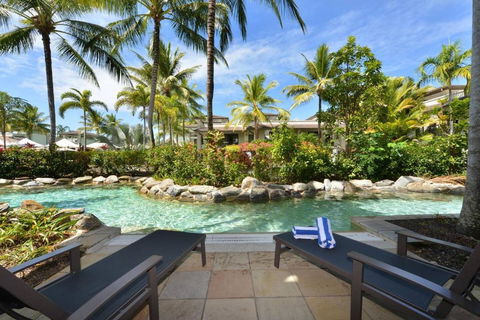Resort-style Swim Out - A True Tropical Oasis - Queensland Tourism 0