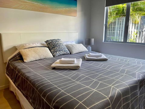 Relax At Trinity Beach Getaway, Blue Lagoon, Trinity Beach - QLD Tourism 0