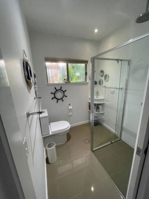 Relax At Trinity Beach Getaway, Blue Lagoon, Trinity Beach - QLD Tourism 3