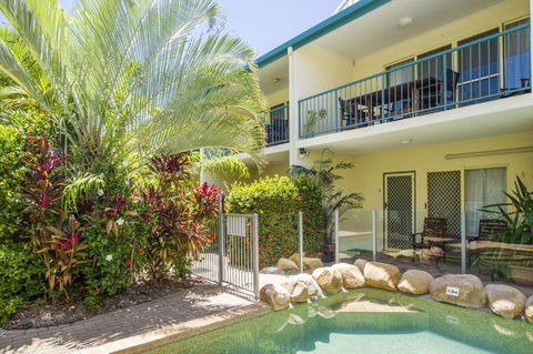 SAILS 9 Beachfront Getaway Horseshoe Bay - QLD Tourism 2