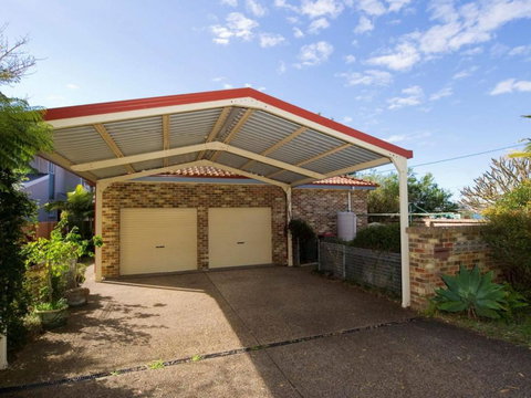 Salamander Beach Front - Queensland Tourism 2