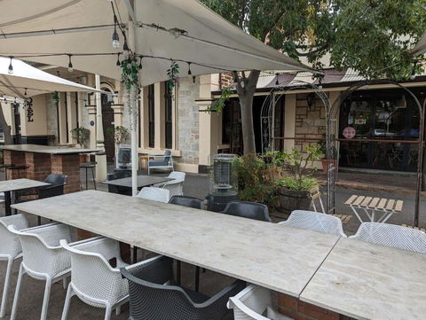 Rob Roy Room 1 - QLD Tourism 1