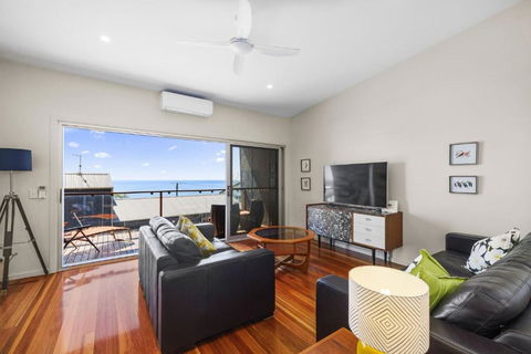 Rock Ledge - QLD Tourism 2