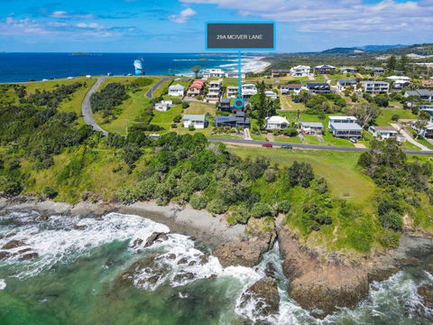 Rock Ledge - QLD Tourism 1