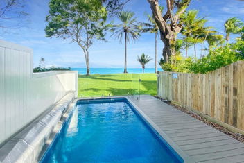 Rock Salt Villa 1 with QLD Tourism