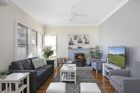 Ronelle Cottage - QLD Tourism 1