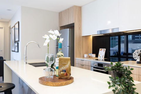 Rooftop Pool Stunning Apartment Queen Street - Queensland Tourism 1