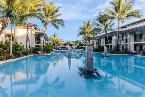 Rooftop Tranquility At Stunning Temple Resort - Queensland Tourism 3