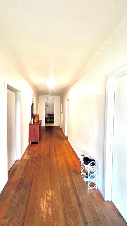 Room Near To Melbourne Airport & Train Station - QLD Tourism 1