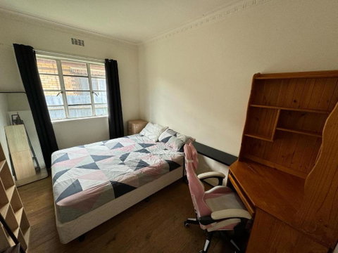 Room Near To Melbourne Airport & Train Station - QLD Tourism 3