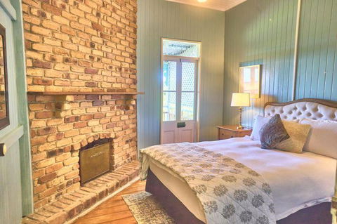 Rosecliffe Boutique Farm Cottages - Queensland Tourism 3