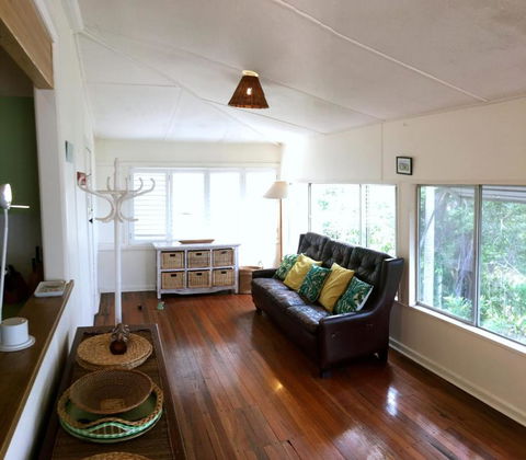 Rosemaree, 24 East Street - Queensland Tourism 1