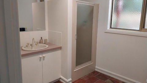 Roshnier Apartment - QLD Tourism 1