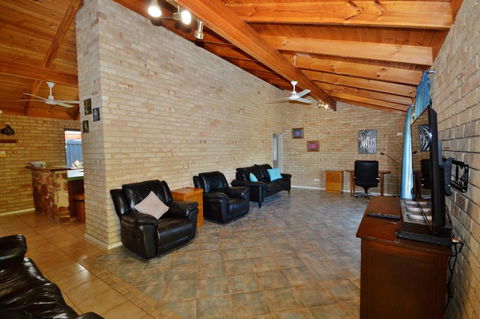 Rossys Retreat - Kalbarri WA - Queensland Tourism 2