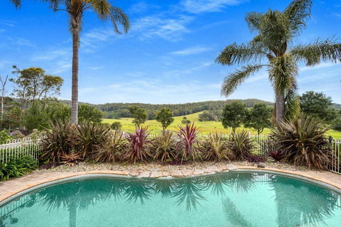 Roxy - A Secluded Luxury Estate Near Berry, Where Serenity Meets Family Comfort - Queensland Tourism 0