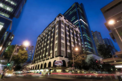Royal Albert Hotel - Queensland Tourism 0