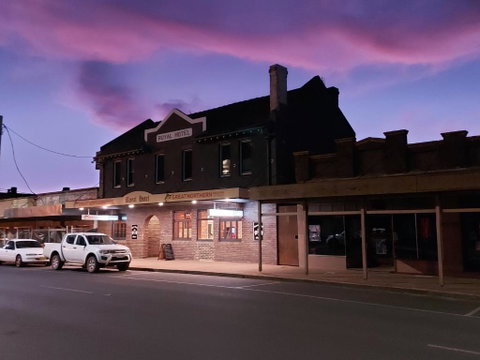Royal Hotel Guyra - QLD Tourism 1