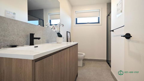 Royalty Living Unit 3 - Queensland Tourism 3