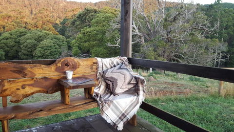 Rustic Hut Bush Retreat - Queensland Tourism 0