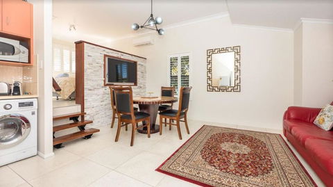 Ruthmor Villas - Queensland Tourism 3
