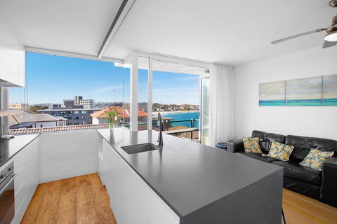 S16S - Bondi Vistas - QLD Tourism 0
