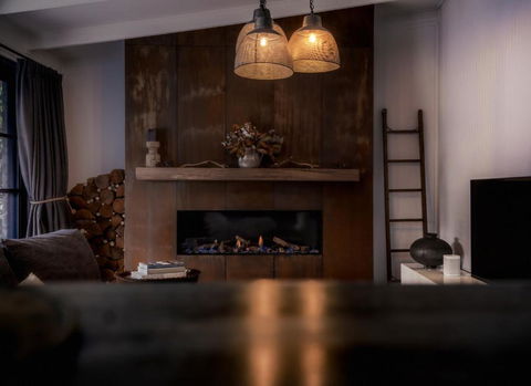 SABLE MAE Luxury Rustic Ranch - QLD Tourism 2