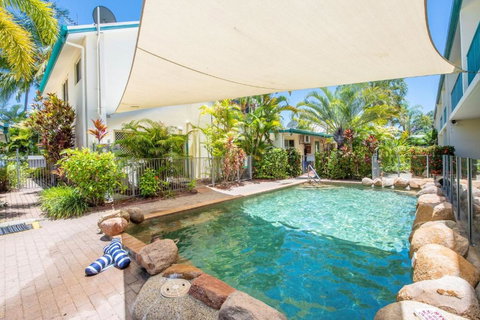 Sails On Horseshoe Apartment 4 - QLD Tourism 3