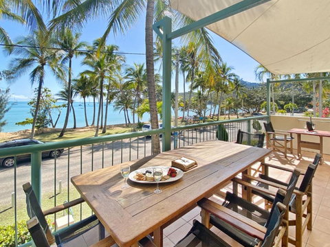 Sails On Horseshoe Apartment 4 - QLD Tourism 0