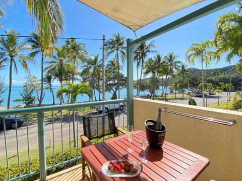 Sails On Horseshoe Apartment 4 - QLD Tourism 2