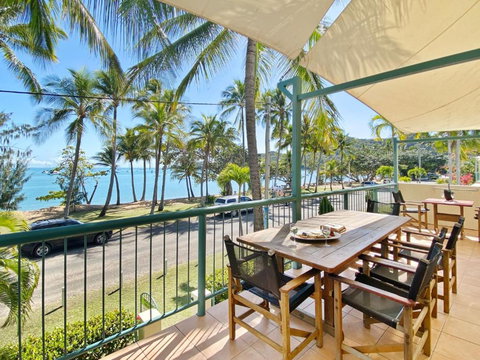 Sails On Horseshoe Apartment 4 - QLD Tourism 1