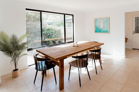 Salhus - Sleep In King Beds & Easy Walk To Town - Queensland Tourism 2