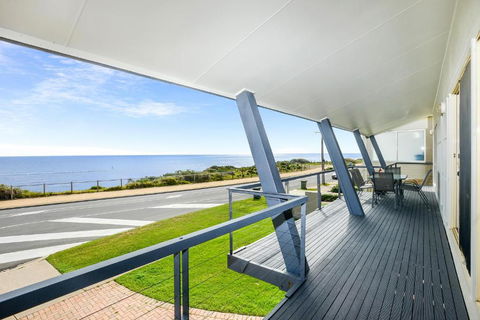 Salt - Aldinga Beach - C21 SouthCoast Holidays - Queensland Tourism 1