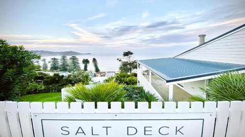 Salt Deck - The Upper Deck Accom Holiday - Queensland Tourism 1