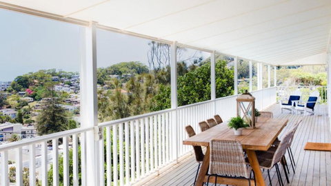 Salt Deck - The Upper Deck Accom Holiday - Queensland Tourism 3