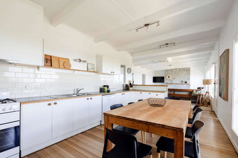 Saltwater Terrace With Panoramic Ocean Views - Queensland Tourism 3