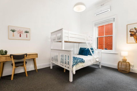 Salty Pines - 3BR House Glenelg South - QLD Tourism 3