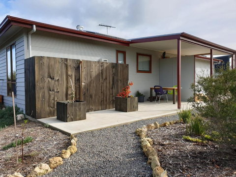 Samphire: Coorong Accommodation - QLD Tourism 2